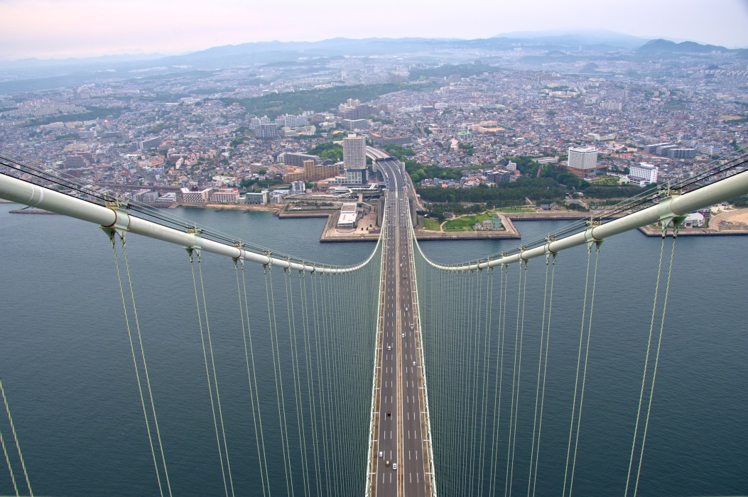 上からの眺め。明石市側。