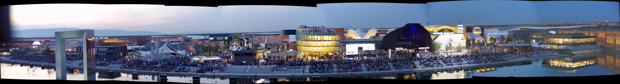 これからウォーターショウが始まる。