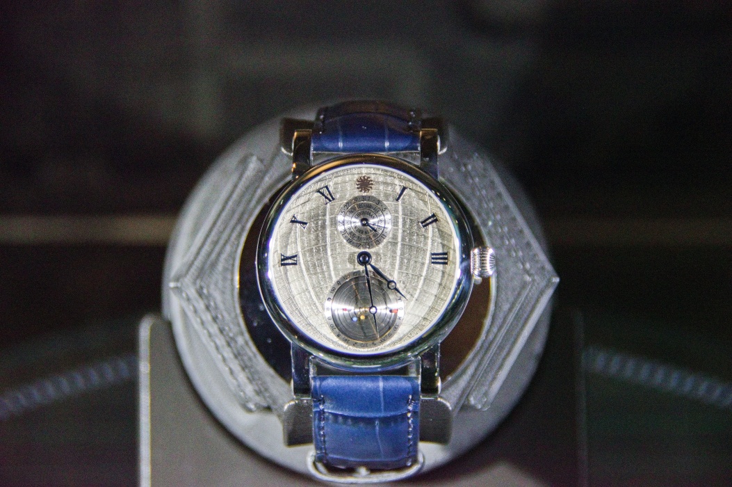 これもプラネタリウム付き腕時計