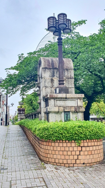 電車を乗り継いで名古屋港に到着
