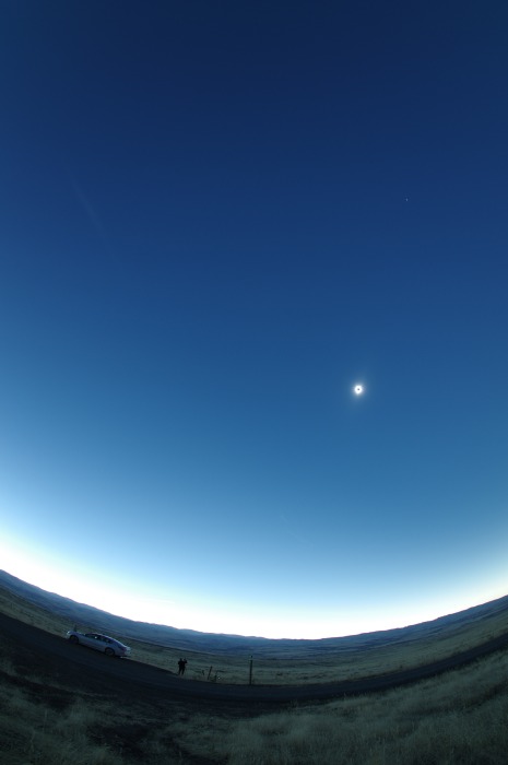 10ｍの広角レンズで撮影した日食。望遠レンズでの撮影も良いけど、こっちの方が雰囲気あって良いですな。
