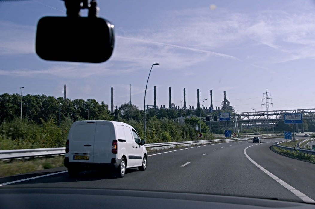 オランダの高速を通って三国点へ。オランダでは最高速度100kmh。