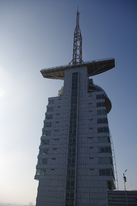 ブレーマーハーフェンの象徴　Sail City　中はホテルになっている。