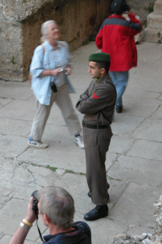 2006_0328_081058AA.gif